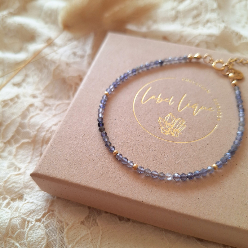 Handgemaakte ioliet armband met natuurlijke edelstenen op kant