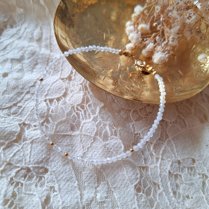 maansteen wit armband