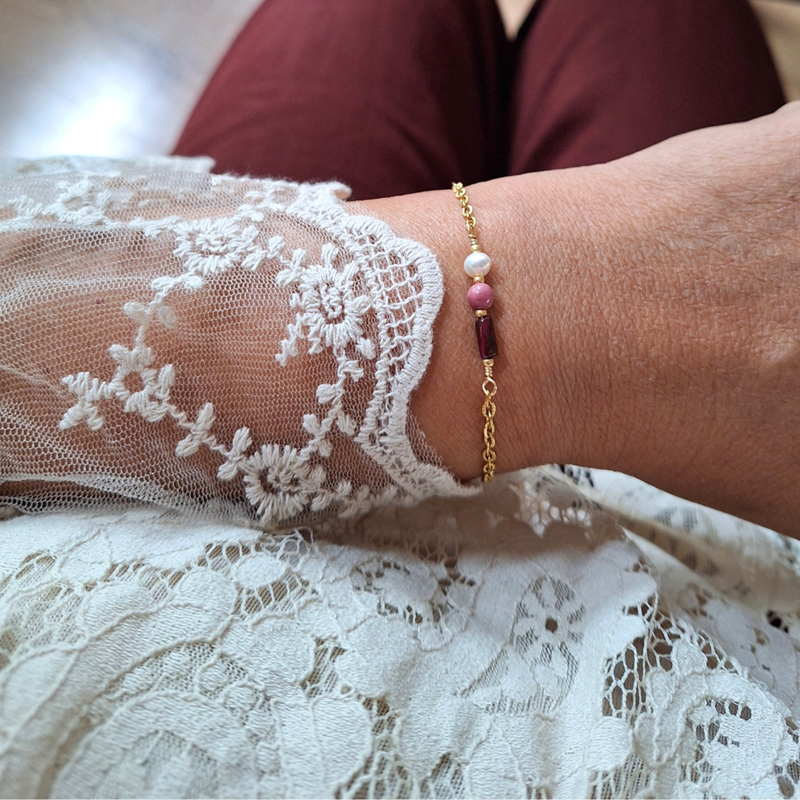 Granaat en parel armband - Label Lique