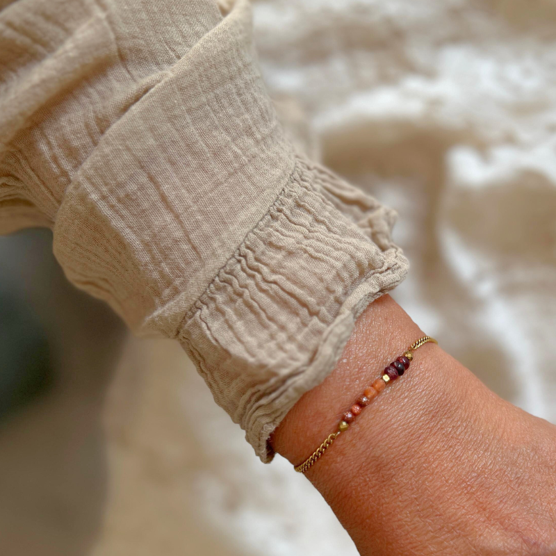 Granaat en zonnesteen armband