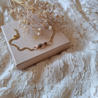 Handgemaakte Heb Vertrouwen armband op kanten ondergrond