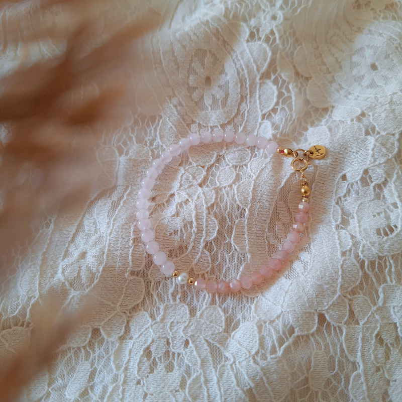 Handgemaakte armband met maansteen en rozenkwarts