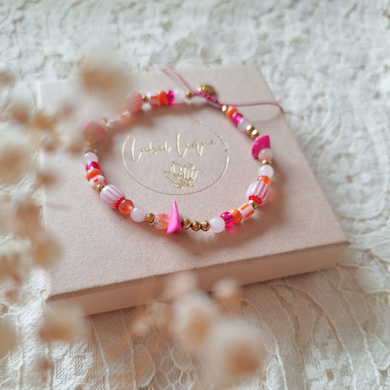 Rozenkwarts armband met glaskralen op kant handgemaakt sieraad